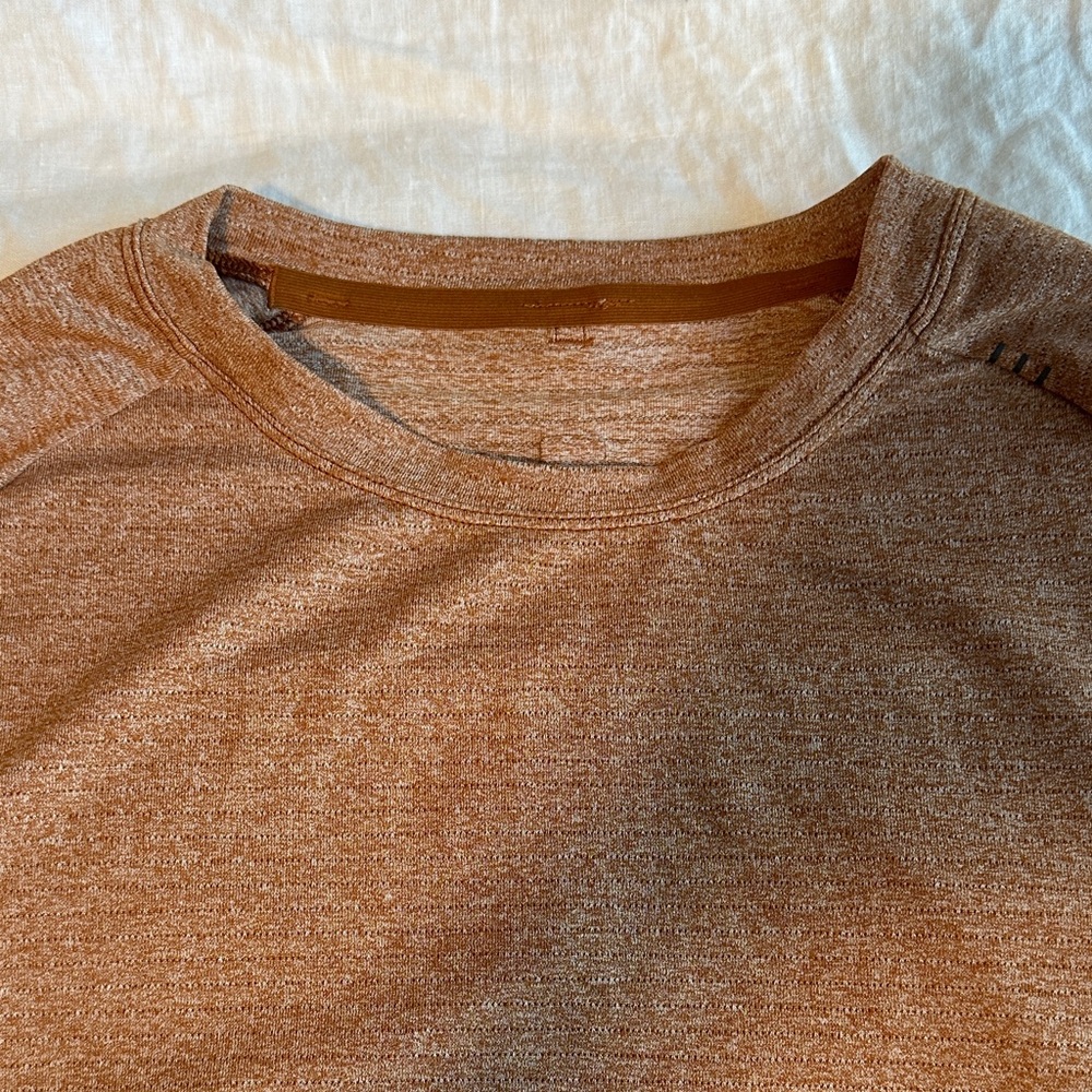 Lululemon Men’s Drysense Short Sleeve Size L - Picture 3 of 5